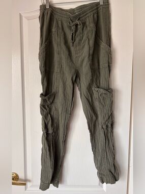Free People Feeling Good Eden Green Cargo Pants Women size small high rise linen